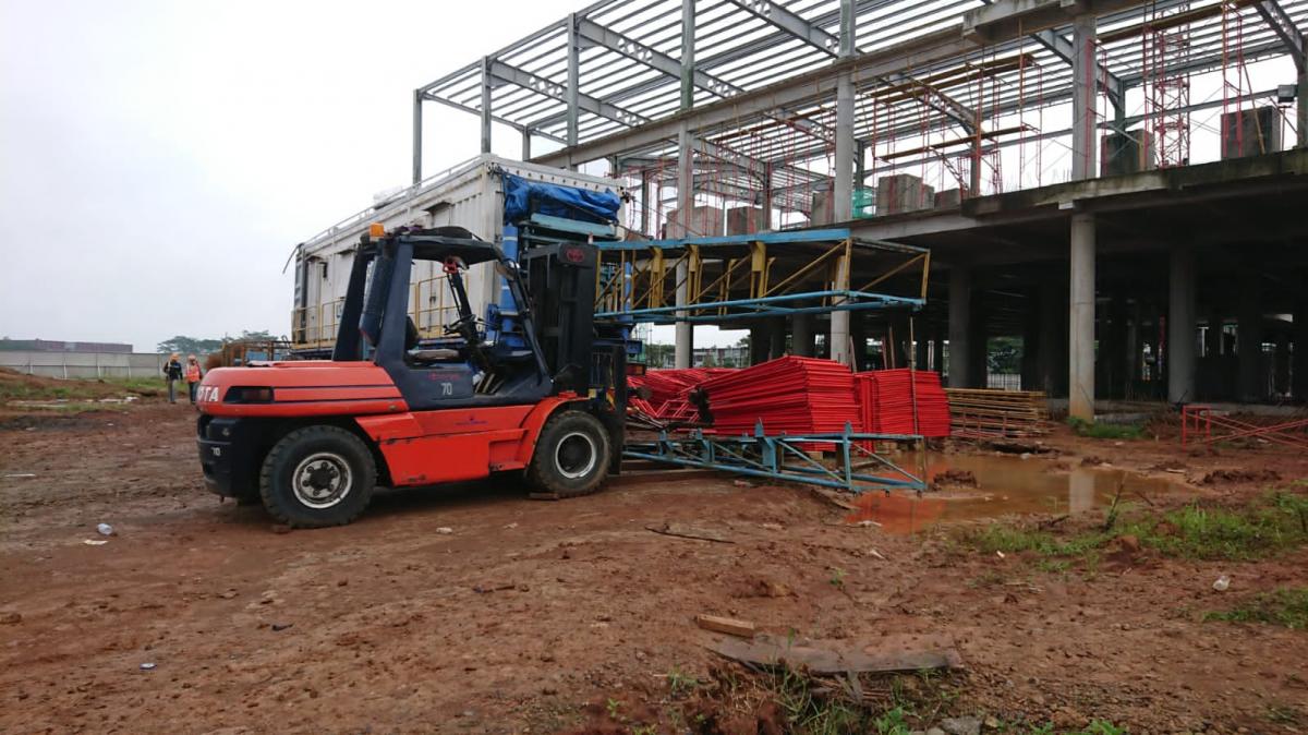 Forklift 7 ton , Rental Forklift Semarang, Sewa Forklift Semarang, Persewaan Forklift Semarang