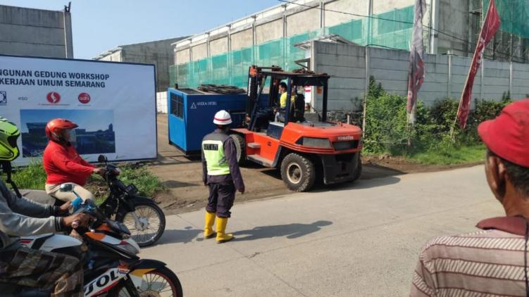 Header Image - Alasan Memilih Tempat Rental Forklift Semarang Terbaik - CV. Sakti Trans Nusantara