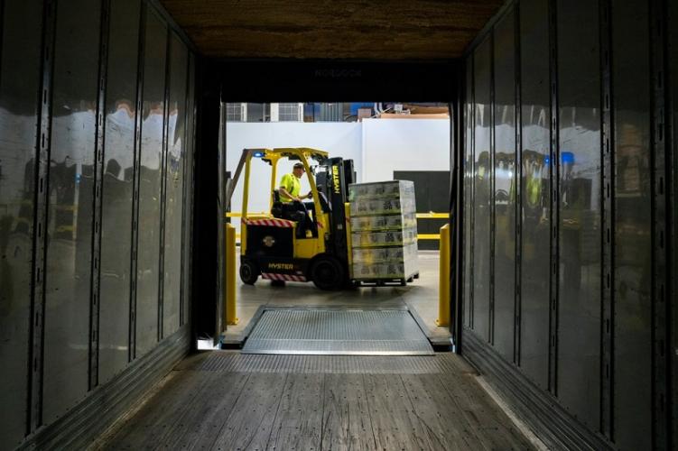 Header Image - Jasa Rental Forklift Semarang Harga Kompetitif dengan Fasilitas Lengkap - CV. Sakti Trans Nusantara