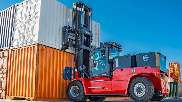 Header Image - Jasa Rental Forklift Semarang Sediakan Layanan Berikut Ini! - CV. Sakti Trans Nusantara