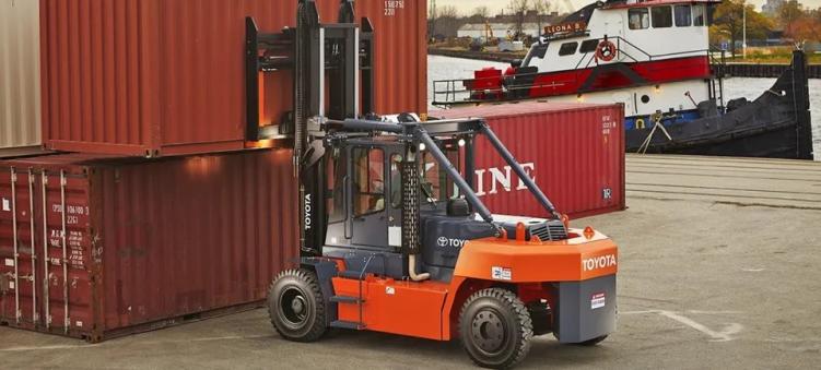 Header Image - Kelebihan Menggunakan Sewa Forklift Semarang, Anda Harus Tahu! - CV. Sakti Trans Nusantara