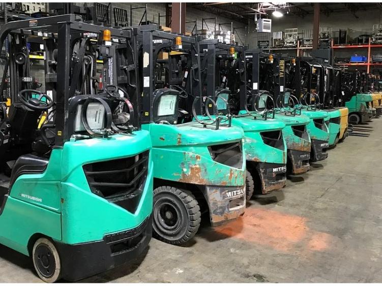 Header Image - Keunggulan Sewa Forklift Semarang yang Bisa Anda Dapatkan! - CV. Sakti Trans Nusantara