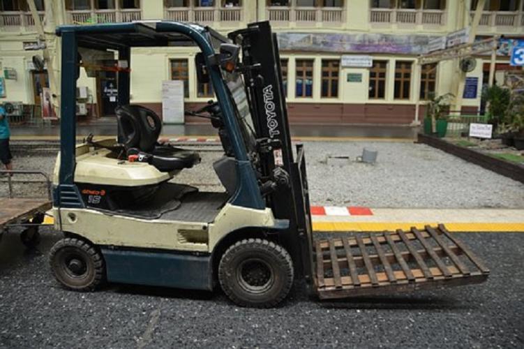 Header Image - Rental Forklift Semarang dengan Alat Terbaik dan Harga Kompetitif - CV. Sakti Trans Nusantara