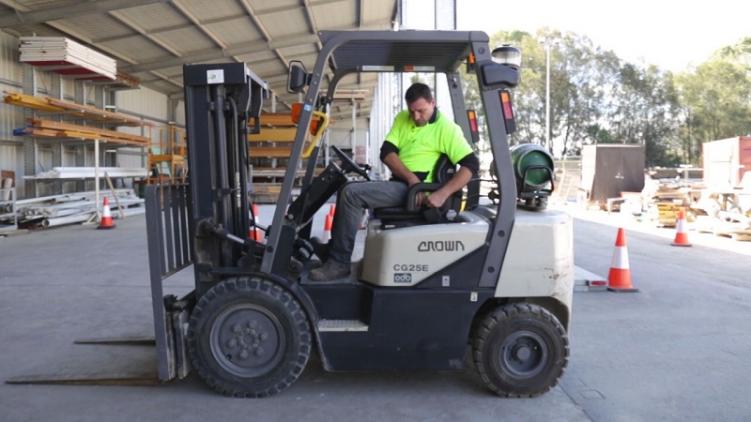 Header Image - Rental Forklift Semarang Terpercaya Harga Bersaing - CV. Sakti Trans Nusantara