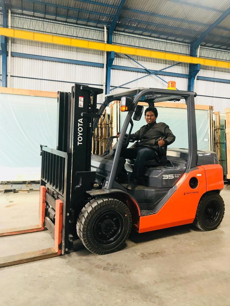 Rental Forklift Semarang untuk Pindahan Rumah atau Kantor, Praktis dan Efisien