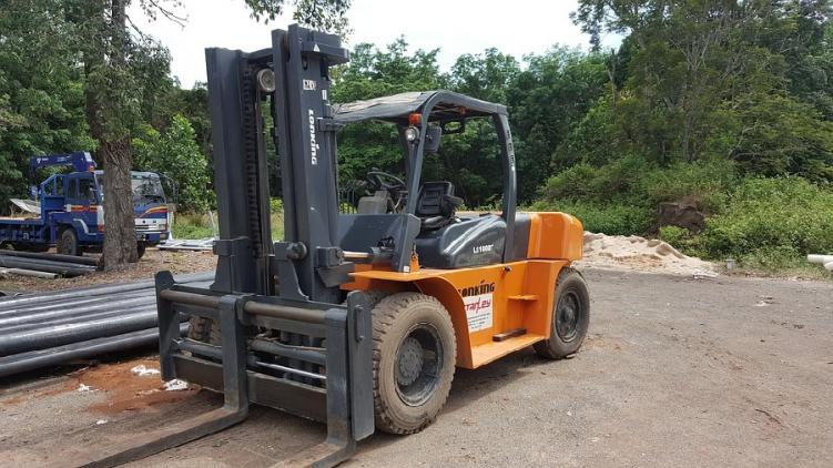 Header Image - Sedang Mencari Sewa Forklift Semarang Berpengalaman? Cek Disini - CV. Sakti Trans Nusantara