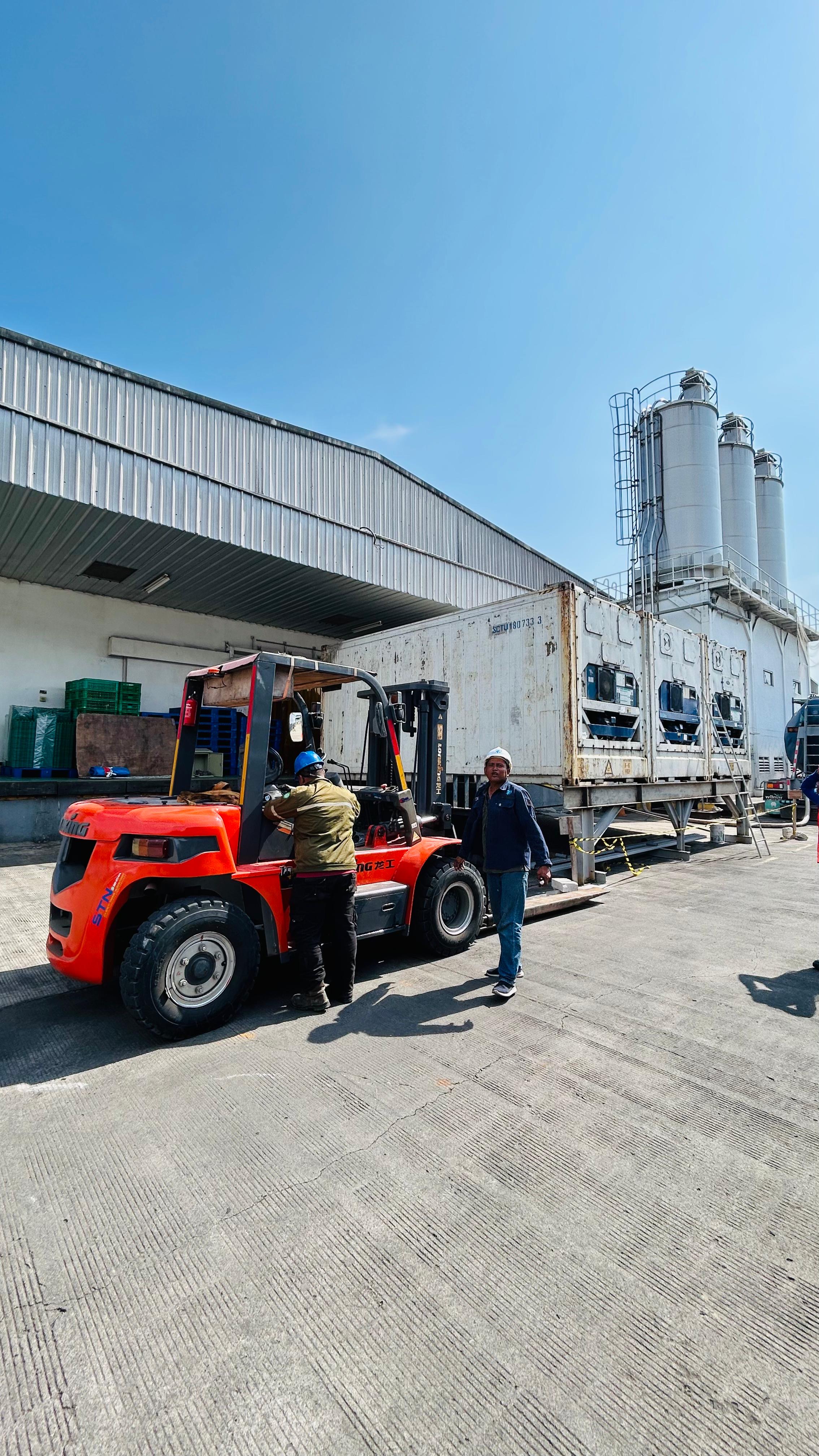 Rental Forklift Semarang untuk Pekerjaan Malam Hari