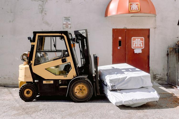 Header Image - Sewa Forklift Semarang dengan Kualitas Pelayanan Profesional - CV. Sakti Trans Nusantara