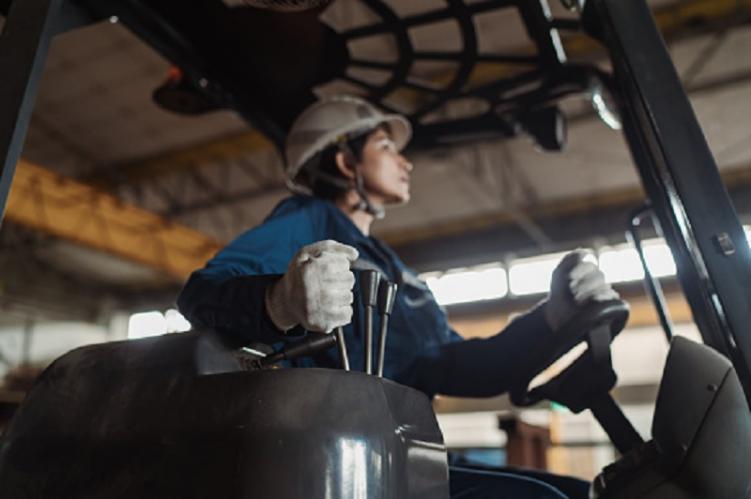 Header Image - Sewa Forklift Semarang, Tak Perlu Pikirkan Biaya Perawatan - CV. Sakti Trans Nusantara