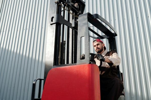 Header Image - Sewa Forklift Semarang untuk Kegiatan Manufaktur dan Pergudangan - CV. Sakti Trans Nusantara